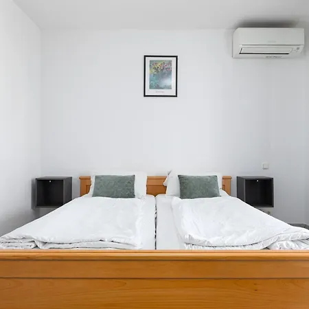 Ana & Josip Apartmán *