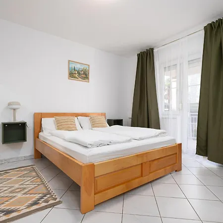 Ana & Josip Apartman *