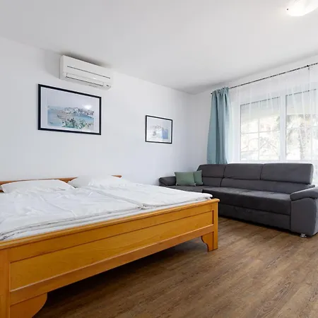 Ana & Josip Apartman *