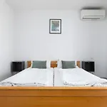 Ana & Josip Apartment *